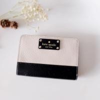 ราคา 100 AUTHENTIC Kate Spade Tellie Grove Street Bifold Leather BLACK Wallet WLRU2822 ตำหนิ ลดขาดทุน (23641384400)