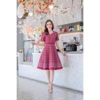 ราคา เดรสผ้าฝ้ายพิมลายหมักโคลนอบน้ำยานิ่ม สีแดง งานอัดผ้ากาวทั้งชุด กระโปรงทรงย้วย คอหัวใจ ใส่ซิปหลัง (23819421763)