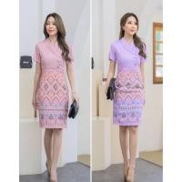 ราคา ชุดเดรสผ้าไหมญี่ปุ่นนิ่มๆ กระโปรงทรงสอบ พิมลายแพรวา คอปกกล้วยหอมแต่งกระดุมหลอก 2 เม็ด ซิปด้านข้างตัว ซับในแบบสูท (14482176128)