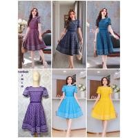 ราคา ชุดเดรสทรงย้วยลายขอพระราชทานผ้าฝ้ายหมักโคลนพิมพ์ลาย งานอัดกาวทั้งชุด ซิปหลัง แขนทรงยกจีบ อยู่ทรงสวยงาม (20709704019)