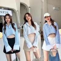ราคา เสื้อเชิ้ตดีเทลหน้าสั้นหลังยาวลายริ้ว ปลายแขนพับสองชั้นสีขาว (29851801928)