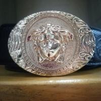 ราคา เข็มขัด แบรนด์เนม เวอร์ซาเช่ VERSACE มือสอง สภาพดีมาก หนังแท้สีน้ำตาล หัวเข็มขัดเป็นโลหะสีทอง สัญลักษณ์ของเวอร์ซาเช่ (25231179932)