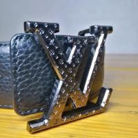 ราคา เข็มขัด แบรนด์เนม หลุยส์ วิตตอง LouisVuitton มือสอง สภาพดีมาก หนังแท้สีดำ หัวเข็มขัดโลหะสีดำ สวยมาก (24877025523)