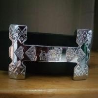 ราคา เข็มขัด แบรนด์ดัง แอร์เมส Hermes มือสอง สภาพดี มาก สายหนังแท้สีดำ ฝังเพชร บนหัวเข็มขัดโลหะสีเงิน สวยมาก (24381080097)