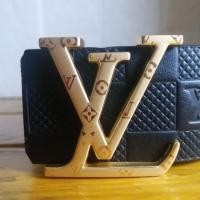 ราคา เข็มขัด แบรนด์เนม หลุยส์ วิตตอง LouisVuitton มือสอง สภาพดี มาก สายหนังแท้สีดำ หัวเข็มขัดโลหะสีทองลายหลุยส์ สวยมาก (23790120726)