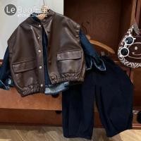 ราคา เสื้อกั๊กเด็ก ใหม่ เสื้อแจ็กเก็ตหนัง สีกาแฟ แฟชั่นฤดูใบไม้ร่วง สไตล์เกาหลีเรโทร สําหรับเด็กผู้ชาย 2023 (25307771405)