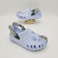 ราคา รองเท้าลำลองแฟชั่น สไตล์ Crocs Salehe Bembury x Crocs Pollex Clog (24455998481)