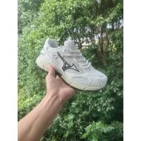 ราคา Mizuno SPORTS STYLE รองเท้าวิ่งกีฬาดูดซับแรงกระแทกสำหรับผู้ชายและผู้หญิงขนาด 36 45 (26653556587)