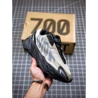 ราคา Yeezy Boost 700 MNVN Bone FY3729 รองเท้าวิ่งกีฬาบุรุษ OYYZ 5TAG (25132723058)