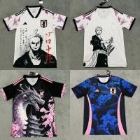 ราคา เสื้อฟุตบอลทีมชาติญี่ปุ่น 24 25 ญี่ปุ่นรุ่นพิเศษแฟนฉบับที่เจอร์ซีย์ Pirate King Roronoa Solon (29404053047)
