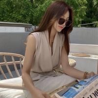 ราคา Lady Girl 306 D D20เสื้อแขนกุดไขว้หน้าผ้าซาตินผสมไหม เสื้อเเฟชั่นเกาหลีวีหน้าอัดจีบชวงใหล่ (4278621813)