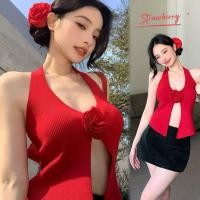 ราคา STR พร้อมส่ง เสื้อคล้องคอ croptop ผ้าไหมพรม คอวี ดีเทลติดดอกไม้หน้าอก เซ็กซี่เวอร์ ชุดเที่ยวทะเล คาเฟ่ สไตล์เวียดนาม (25877066327)