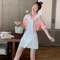 ราคา เสื้อเชิ้ตสําหรับผู้หญิง 2024 ฤดูร้อนใหม่ขี้เกียจสไตล์ฮ่องกงออกแบบผ้าคลุมไหล่ลายแฟลต์ซ่อนหลวม การทําตัวให้ผอม สูงสุด (29804150327)