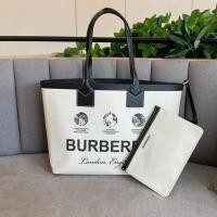 ราคา กระเป๋าสะพายไหล่ ใบใหญ่ BURBERRY LARGE LONDON TOTE BAG IN WHITE กระเป๋าสะพายไหล่ทรงช้อปปิ้ง (14797777261)