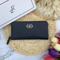 ราคา กระเป๋าสตางค์ ใบยาว Lyn Long Wallet กระเป๋าสตางค์ Lyn ใบยาว ด้านหน้าแต่งโลโก้แบรนด์ตรงกลาง (9426083483)