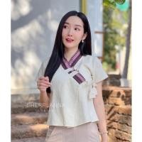 ราคา เสื้อผ้าฝ้ายพี้นเมืองคอวีป้ายผูกอกแต่งขอบผ้าทอ (26904248996)