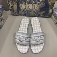 ราคา Dior2024 รองเท้าแตะลําลองสุภาพสตรีสไตล์ใหม่รองเท้าแตะแฟชั่น GGHV (25182695488)