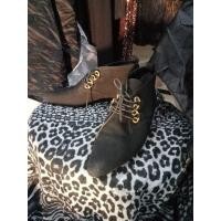 ราคา รองเท้าBoots ข้อสั้นสีดำมือสองสภาพดีของญี่ปุ่น (23354360896)