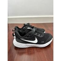 ราคา รองเท้าผ้าใบ Nike สีดำไปรร Size 20cm มือสอง (22750938718)