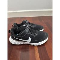 ราคา รองเท้าผ้าใบเด็ก Nike Size 21cm มือสองสภาพใหม่มากกก (20480445291)