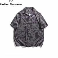 ราคา เสื้อเชิ้ตแขนสั้นลําลอง คอกลม พิมพ์ลายการ์ตูน ทรงหลวม ขนาดใหญ่ สไตล์เกาหลี แฟชั่นสําหรับผู้ชาย (10390719287)