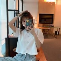 ราคา สินค้าพร้อมส่ง เสื้อเบลาส์ แขนพอง กระดุมกรม มีสามสี ขาว ฟ้า ดำ คอวี สีพื้น แขนสั้น 119 (21258177738)