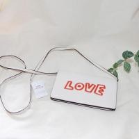 ราคา Coach แท้ ตำหนิ ขายขาดทุน Coach X Keith Haring Love Leather Foldover Clutch Crossbody Bag F14927 (22660908635)