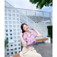 ราคา ? ? ? ? ? ? ? ? ? ? เสื้อครอปสม็อคเอว แต่งระบายทั้งด้านหน้าและบริเวณคอ ทรงแขนเสื้อแขนพองเจ้าหญิง (19105049413)
