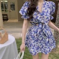 ราคา A sheep shop ชุดเดรสลายดอกไม้กระโปรงสั้น ผูกโบว์ที่หน้าอกได้ คอวี แขนพอง ทรงสวยเก็บเอวเข้า เนื้อผ้าดีใส่สบายค่ะ (16869876335)