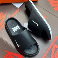 ราคา รองเท้าแตะ Nike Calm Slide รองเท้าแตะผู้ชาย ผู้หญิง มีป้าย ผิวหยาบ พื้นโลโก้ รุ่นฮิต ใส่สบาย (23281518226)