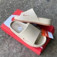 ราคา รองเท้าแตะNIKE CALM SLIDE รองเท้าแตะผู้ชาย ผู้หญิง ผิวหยาบ พื้นโลโก้มีป้าย (20683384464)