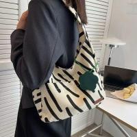 ราคา ขนาดใหญ่ ลายม้าลาย ผ้าแคนวาส กระเป๋าสะพายไหล่ (21359718700)