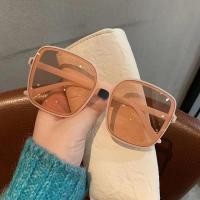 ราคา แว่นตากันแดดแฟชั่นสําหรับสตรีกรอบแว่นใสกรอบแว่นทรงสี่เหลี่ยมขนาดใหญ่ (5090396551)