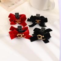 ราคา กิ๊บติดผม ผ้ากํามะหยี่ ขนาดเล็ก เข้ากับทุกการแต่งกาย สไตล์ชาแนล สีดํา สีแดง สไตล์เจ้าหญิง สําหรับเด็กผู้หญิง (25024718856)