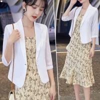 ราคา สั้นสีขาวเสื้อสูทผู้หญิงบางสไตล์ 2022 ฤดูร้อนสไตล์ใหม่ขนาดเล็ก ผู้มีอิทธิพล ร้อนขายแขนสามในสี่ชุดเล็ก (28703382700)