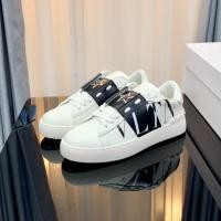 ราคา 2024 สไตล์ใหม่ Valentino รองเท้ากีฬาผู้ชาย 3D พิมพ์ตัวอักษรริบบิ้นสีดํา Rivets Lace Up Casual นําเข้าลิ้นจี่ Grain Cowhide High End แฟชั่นรองเท้าผู้ชาย MWCJ (29805659361)