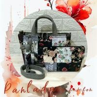 ราคา กระเป๋าผ้าแฮนด์เมดแบบถือ สะพาย ขนาดกลาง มีสายสะพาย แถมฟรี กระเป๋าใบเล็ก พวงกุญแจดอกทิวลิป (24728526716)