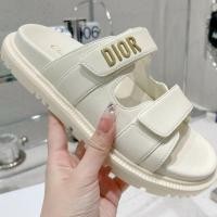 ราคา รองเท้าแตะ หนังวัวแท้ เปิดนิ้วเท้า พิมพ์ลายตัวอักษร Dior Velcro เข้ากับทุกการแต่งกาย แฟชั่นฤดูร้อน สไตล์ยุโรป และอเมริกา 2024 (24173839846)