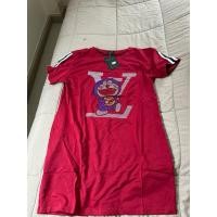 ราคา ชุดเดรสสีแดงพิมพ์ลายรีดเพชรลายโดเรม่อนงานฟรีไซต์ผ้ายืดสำหรับสาวไซต์S M L XLใส่ได้ (24683661495)
