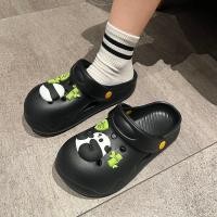 ราคา Crocs panda 2024 รองเท้ารูฤดูร้อนหนา Soled EVA Shit Stepping Feeling คู่ความสูง Anti Slip รองเท้าแตะรองเท้าแตะแฟชั่นนุ่มพิเศษ (25433585311)