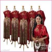 ราคา ชุดไทย ชุดเพื่อนเจ้าสาว ผ้าไหมทอเกษตรอรัญญา สีแดงเลือดหมูฉลุดิ้นทอง พร้อมสไบ By Wedding Season (4979004048)