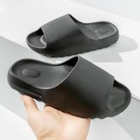 ราคา 2024 รองเท้าแตะสไตล์ใหม่ รองเท้าลำลองสำหรับผู้ชายและผู้หญิง รองเท้าแตะน้ำหนักเบาในร่ม รองเท้าแตะชายหาดนุ่มสบาย รองเท้าลำลอง (26052601421)