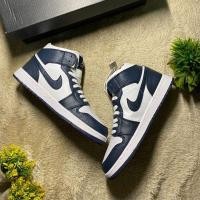 ราคา Nike Air Jordan 1 Mid White Metallic Gold Obsidian รองเท้า รองเท้ากีฬา (24713461142)
