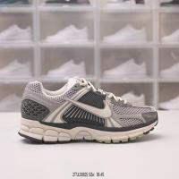 ราคา รองเท้า Nike Zoom Vomero 5 Classic Retro Trend FB8825 111 สีดำเทา ลำลอง (24165194647)