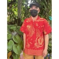 ราคา เสื้อตรุษจีนผู้ชาย เสื้อผ้าฝ้ายสีแดงพิมพ์ลายปลาคราฟทอง เสื้อคอจีนแขนสั้นแต่งกระดุมไม้ (11681814528)