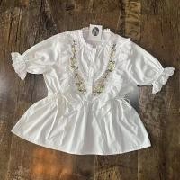 ราคา เสื้อเชิ้ตคอระบายแต่งปักลูกไม้ (27856370438)