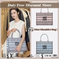 ราคา DIOR Medium Dior Book Tote กระเป๋าช้อปปิ้งสำหรับสุภาพสตรี กระเป๋าถือ M1296Z (27906044881)