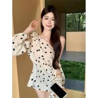 ราคา เสื้อชีฟองลายจุดหลวมดีงามเปิดไหล่ไม่สม่ําเสมอ (29655607024)
