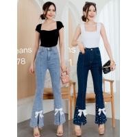 ราคา 90278 กางเกงยีนส์แฟชั่นขายาวผ้ายืดเอวสูงสีฟอกทรงขาม้าเล็กต่อมุกปลายขาพร้อมแต่งโบแบบเก๋ๆ (22552010427)