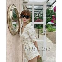 ราคา ส่งต่อ จั้มสั้นสีขาวลายดอก ผ้าสูท แนวเดินป่า ไซส์S งายป้าย Valley girl (23835161627)